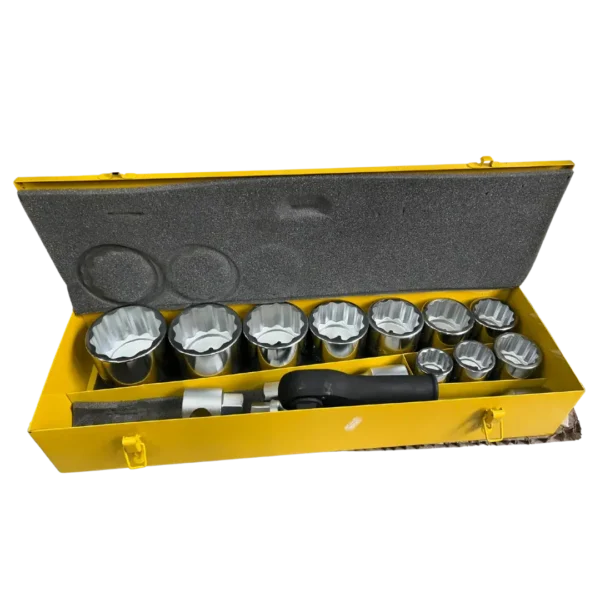 Set de llaves de vaso en estuche amarillo.